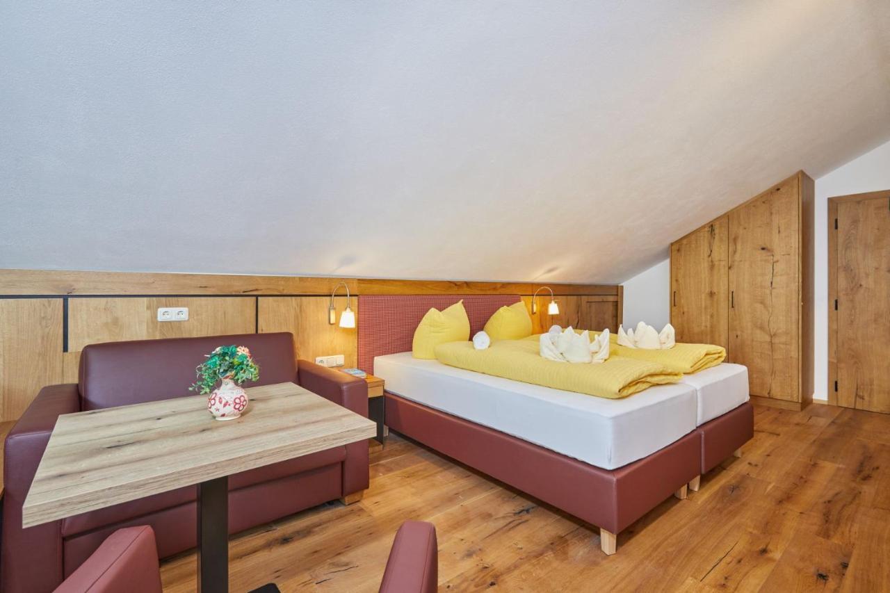 Appartement Loser Mit Indoorpool Und Sauna Бад-Гойзерн Екстер'єр фото