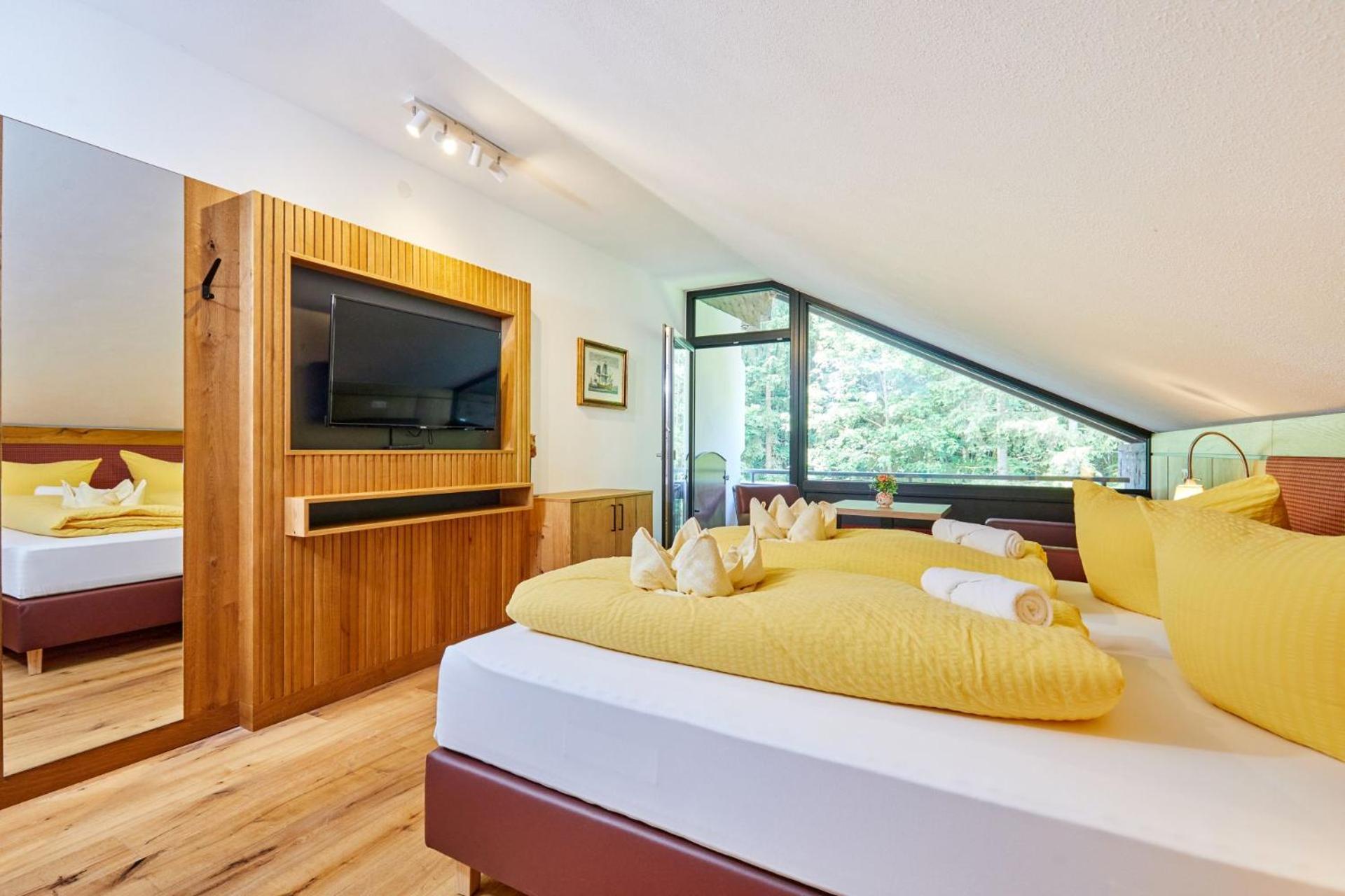 Appartement Loser Mit Indoorpool Und Sauna Бад-Гойзерн Екстер'єр фото